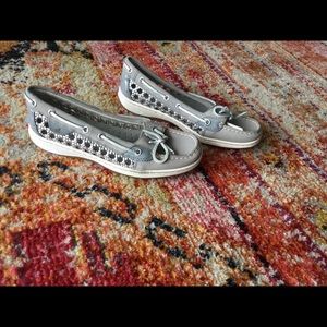 NWOT.  WOMENS DOCK SHOE, SIZE 7 TOP-SIDER, GRAY